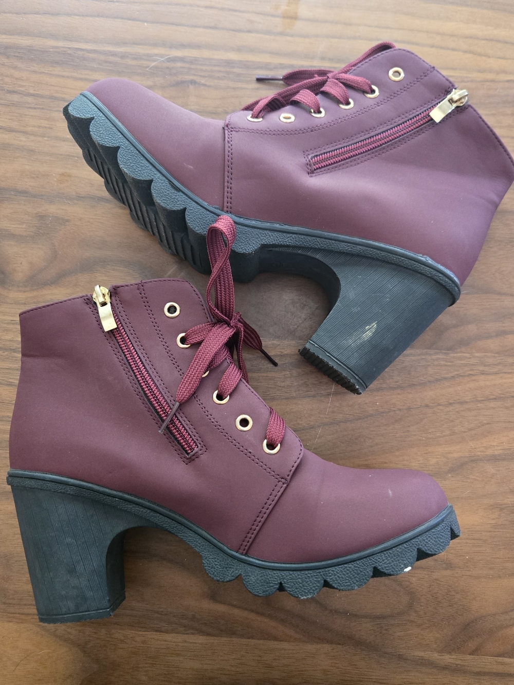 Burgundy Chunky Block Heel Lace Up Ankle Boots Booties Track Sole Gold Zip Sz 9